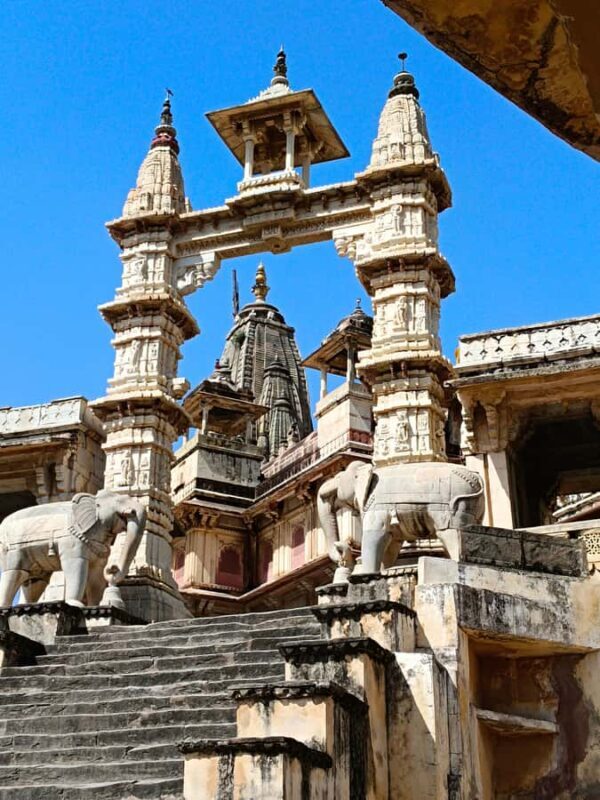 Jaipur: 4-hour Morning Tuk Tuk Tour Local Life With Temple - Visit to Govind Dev Ji Temple