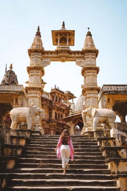 Jaipur: Amber Fort, Stepwell & Blind Love Temple Guided Tour - Exploring Jaipur: What to Expect from the Tour