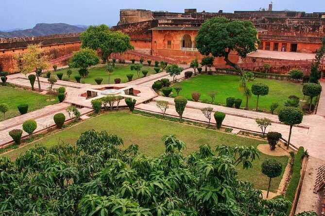 Jaipur: Amer Palace, Jal Mahal & Stepwell Private Half-Day Tour - FAQs