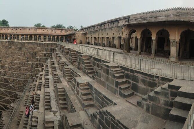 Jaipur : Chand Baori, Bharatpur Bird Sanctuary, Fatehpur Sikri. - The Sum Up
