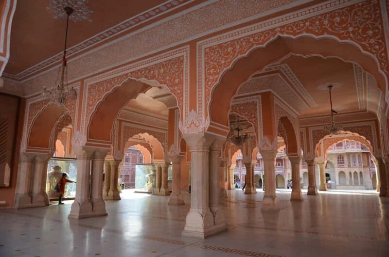 Jaipur: City Highlights Tour with Local Transport - Exploring Neighborhoods & Local Life