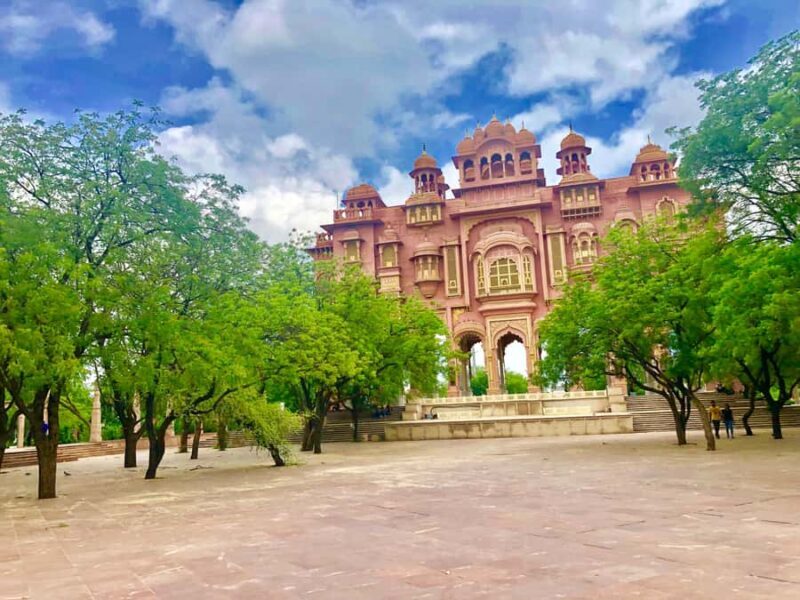 Jaipur: City Highlights Tour with Local Transport - Food & Refreshments