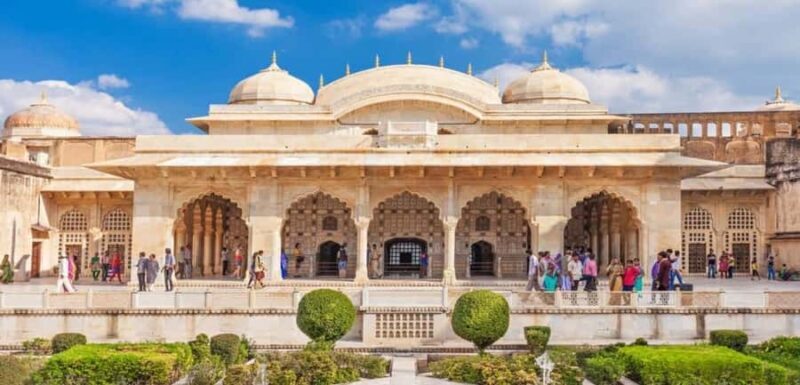 Jaipur Day Trips: Forts, Palaces & Stepwell Tour with Guide - Detailed Breakdown of the Itinerary