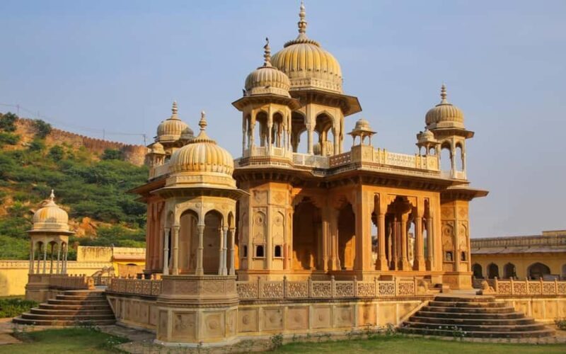 Jaipur: Full-Day City Tour-Explore Heritage With Guide & TEA - Starting the Day: Vibrant Markets and Historic Landmarks