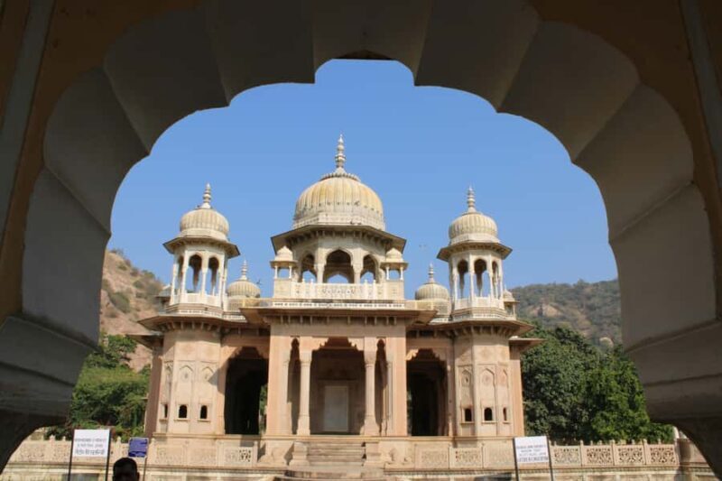 Jaipur: Full-Day City Tour-Explore Heritage With Guide & TEA - Architectural Marvels and Hidden Gems: Amber Fort and Stepwells