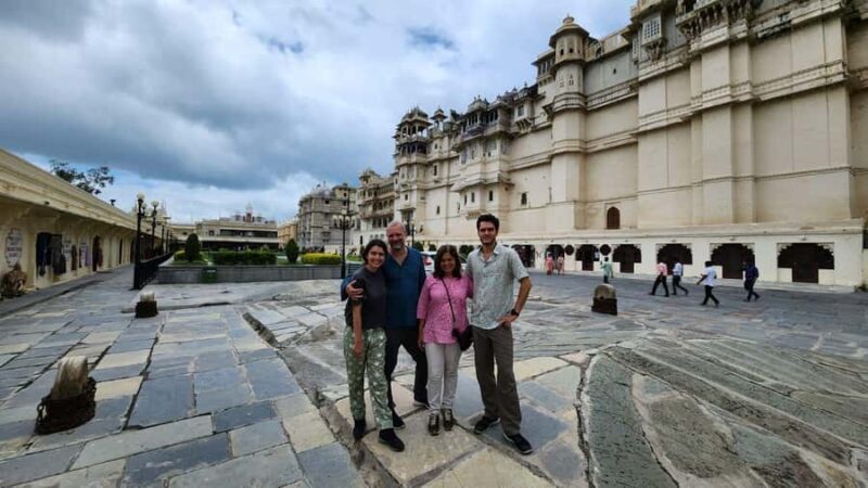 Jaipur : Full day Jaipur City Tour and Drop Delhi - The Long Drive to Delhi: Comfort & Convenience