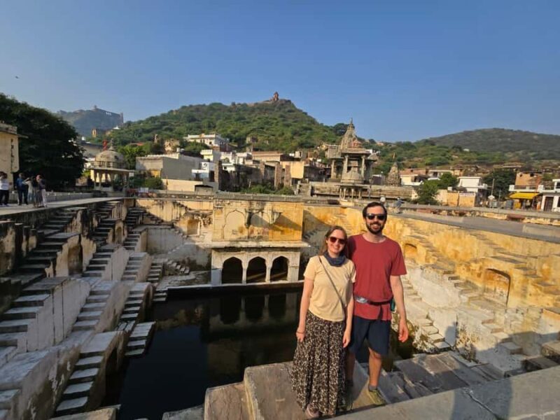 Jaipur Group Sightseeing Tour with Transfers and Guide - Key Points