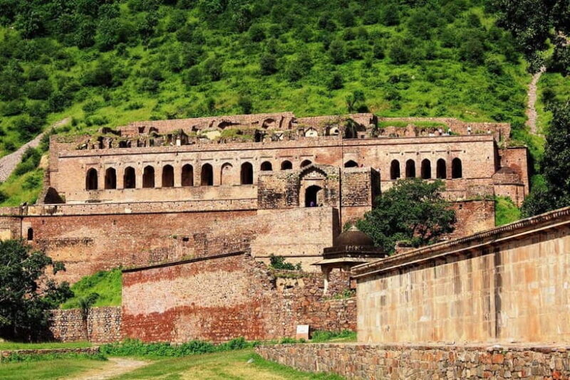 Jaipur: Haunted Bhangarh Fort and Abhaneri Stepwell Day Trip - Key Points