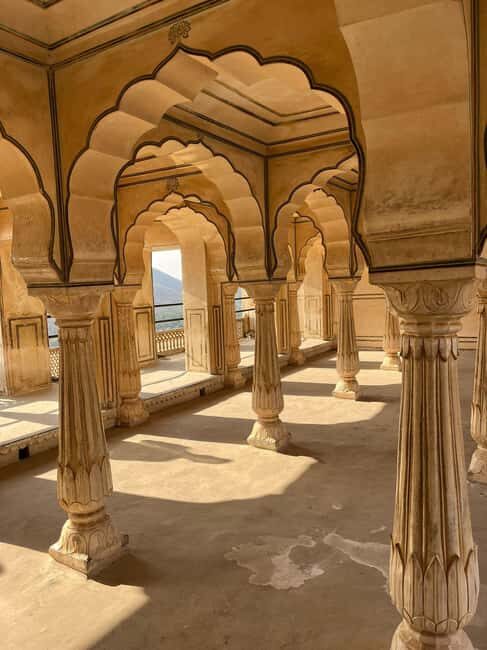 Jaipur: Hawa Mahal and Jantar Mantar Tour with Lunch - The Sum Up