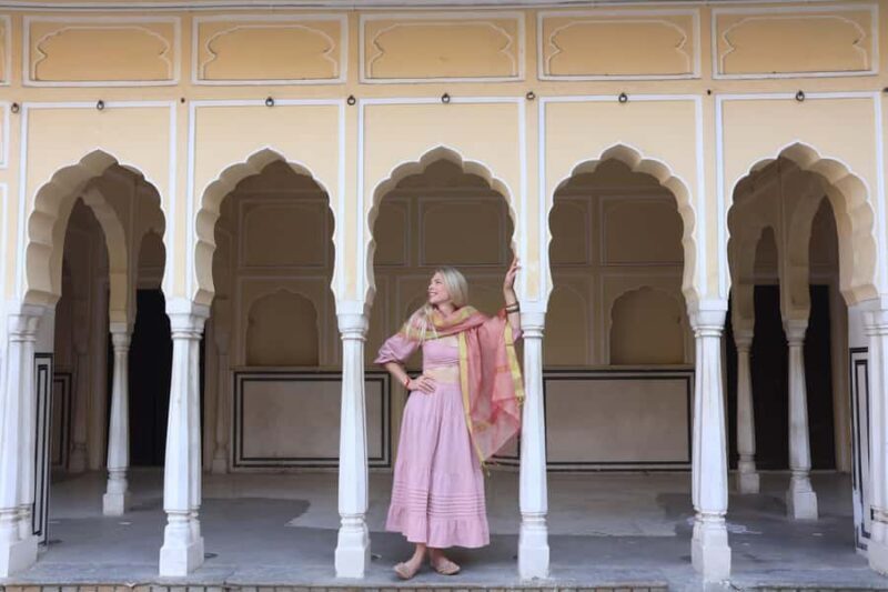 Jaipur: Hawa Mahal Private Photoshoot - An In-Depth Look at the Jaipur Hawa Mahal Photoshoot