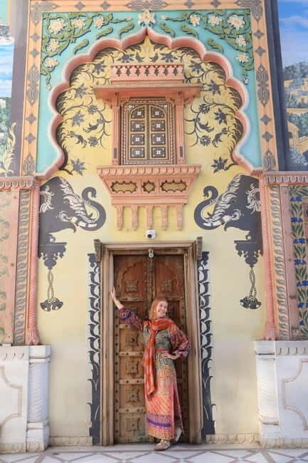 Jaipur: Patrika Gate Professional Photoshoot with Local - Why This Experience is Worthwhile