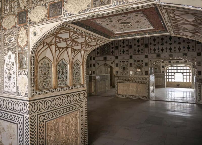 Jaipur: Private City Tour with Guide and Entry Tickets - Why This Tour Offers Value