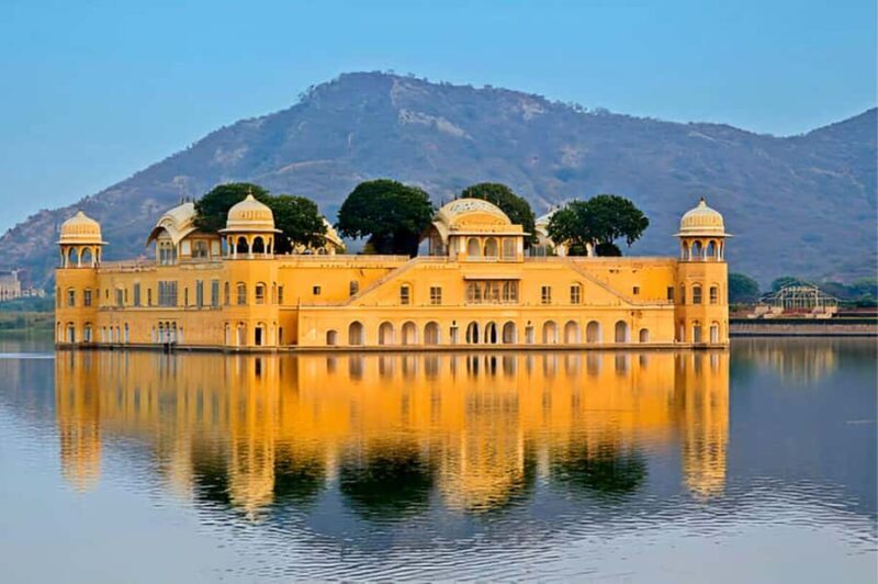 Jaipur: Private Luxury Full Day Guided City Tour By Car - The Value of a Private Guided Tour in Jaipur