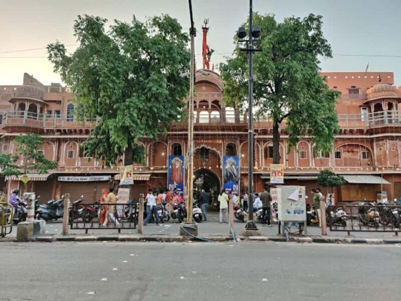 Jaipur Spiritual Walk Guided Tour with Tuktuk Ride - Why This Tour Is Worth Considering