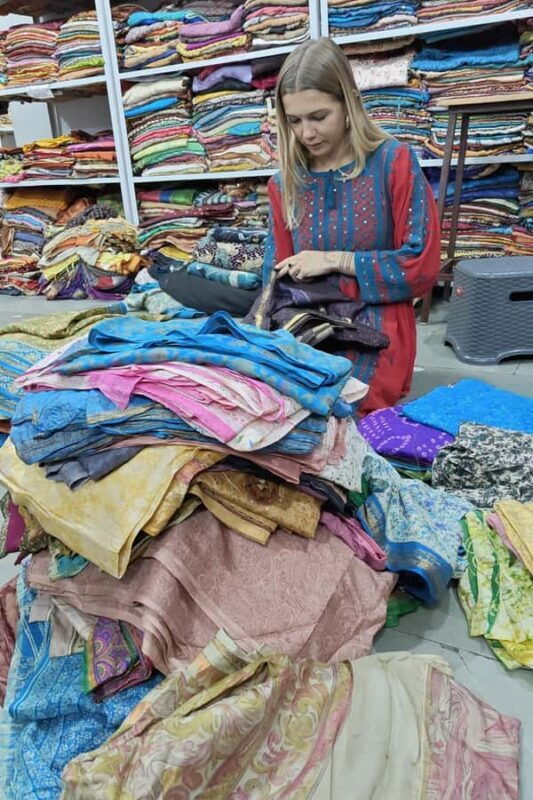 Jaipur: Tuk Tuk Shopping Tour with Art Workshops and Pottery - A Fun and Cultural Ride Through Jaipur