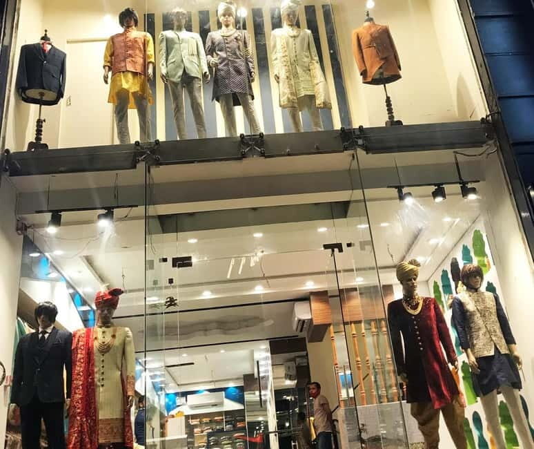 Jaipur: Wedding Outfit Shopping Tour with Local Guy - Who Will Love This Tour?