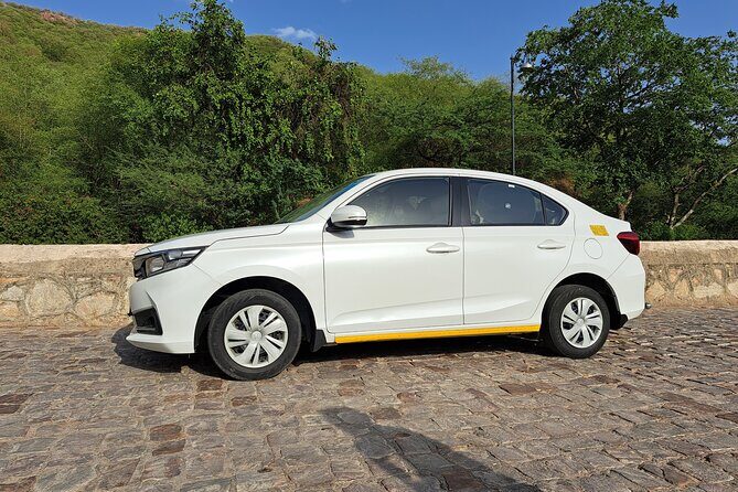 Jaisalmer Airport to Jaisalmer Hotels drop: Private Transfers - A Close Look at the Private Transfer from Jaisalmer Airport to Hotels