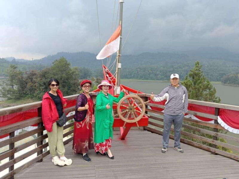 jakarta-3-day-tour-with-bandung-and-miniature-glorius-park