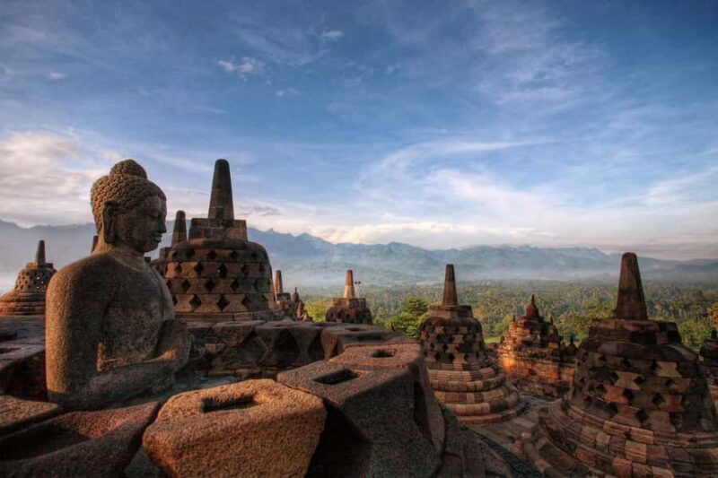 Jakarta: 5-Day Java Tour with Borobudur & Bromo Drop in Bali - Starting Strong: Jakarta to Yogyakarta