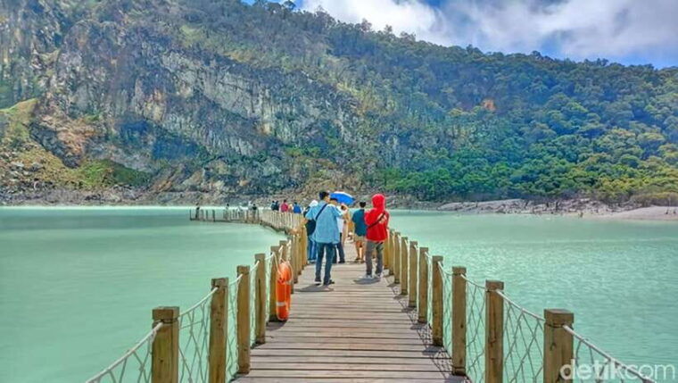jakarta-8-days-exploring-west-java-and-jakarta
