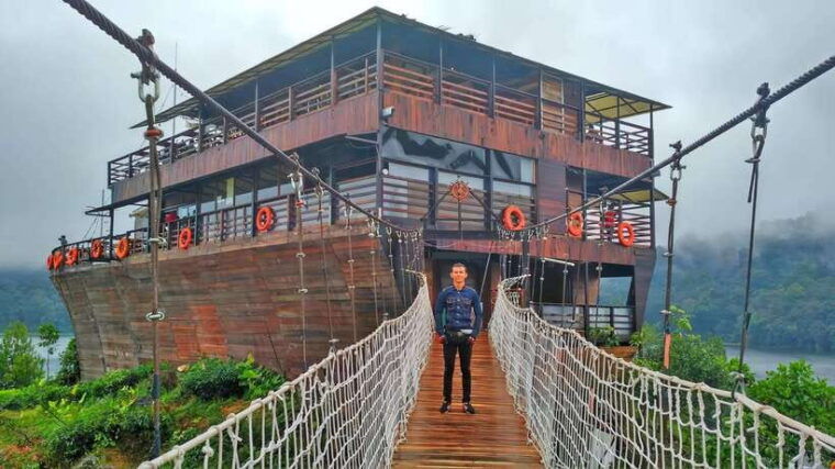 jakarta-8-days-exploring-west-java-and-jakarta