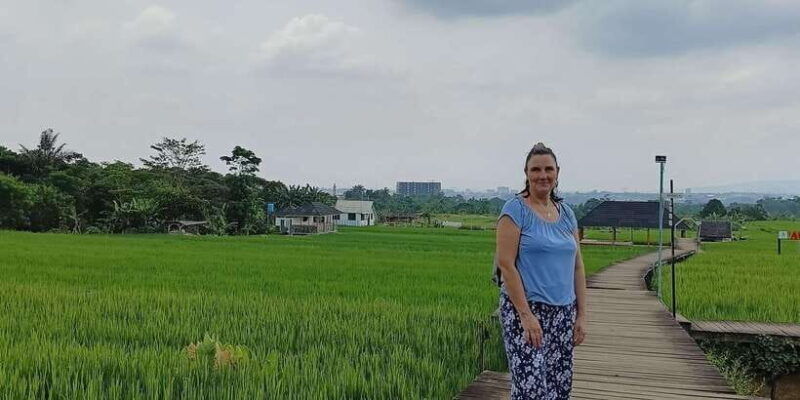 jakarta-bogor-botanical-garden-waterfall-and-rice-terrace
