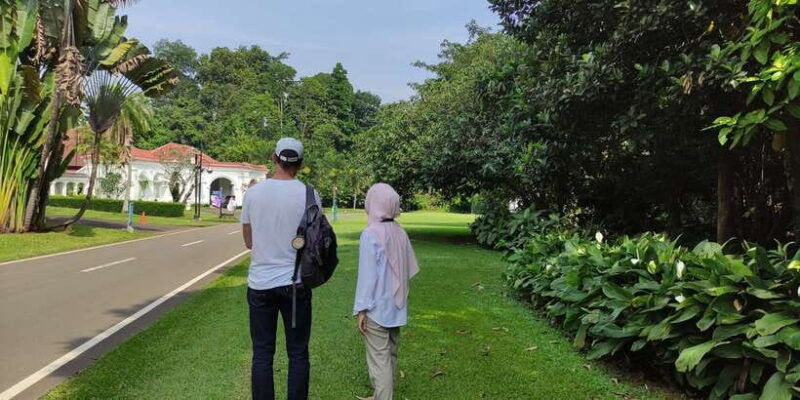 jakarta-botanical-garden-waterfalls-and-rice-fields-tour