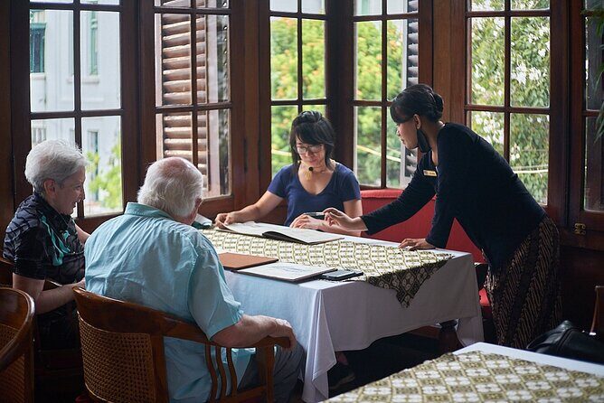 Jakarta City Tour Cultural Immersion Herbal Drinks & Hidden Gems - Who Is This Tour Best For?