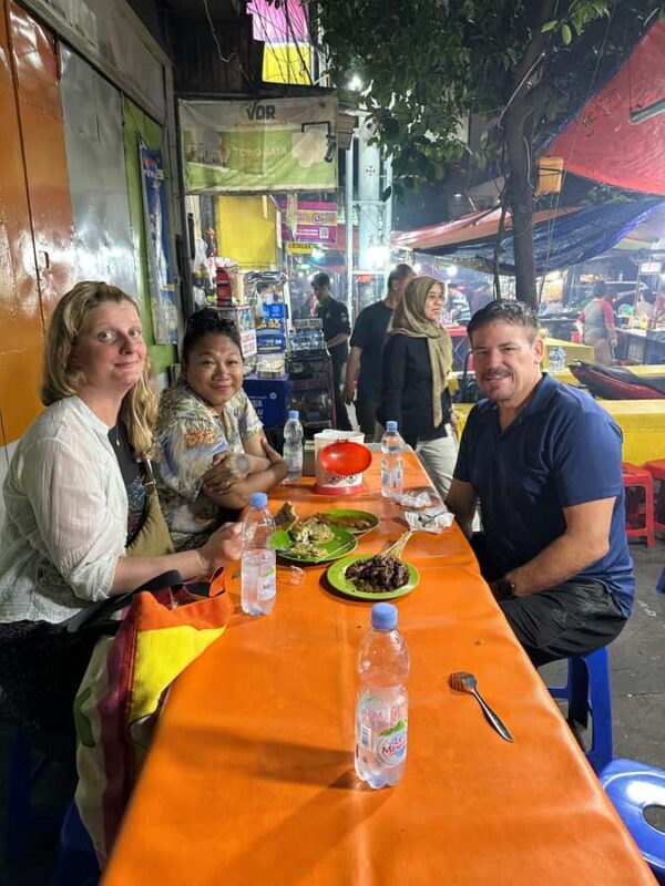 Jakarta Evening City Tour with Food Tasting - FAQ