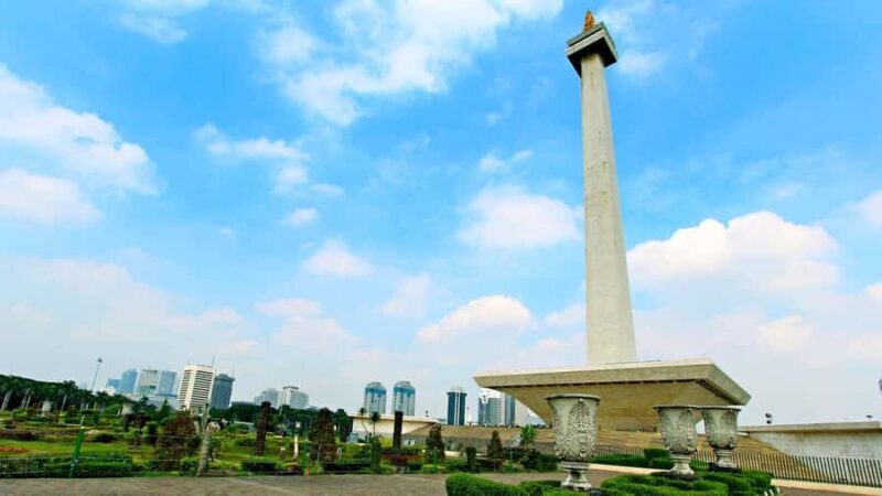 Jakarta: Guided Instagram Tour of Monas - What to Expect: Practical Details