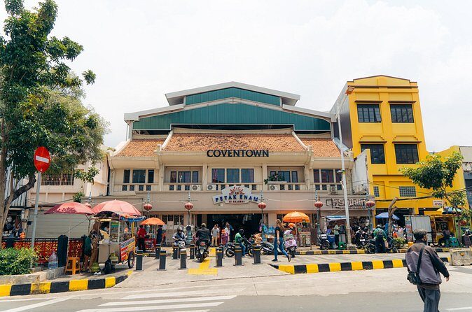 Jakarta Half Day Trip Bajaj Experience and Local Food Testing - Who Should Book This Tour?