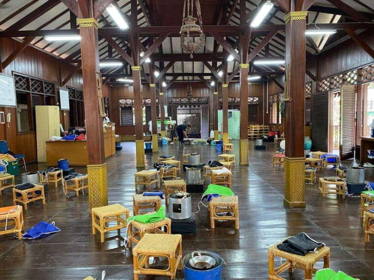 jakarta-landmark-tour-with-batik-workshop