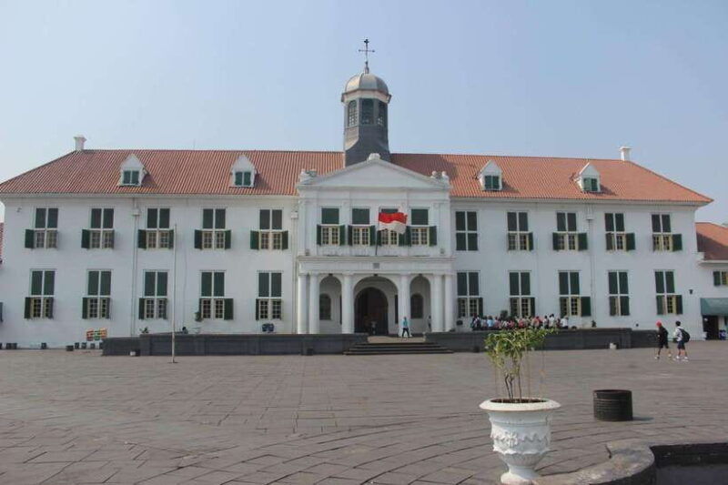 jakarta-make-your-customized-day-tours-with-car-driver