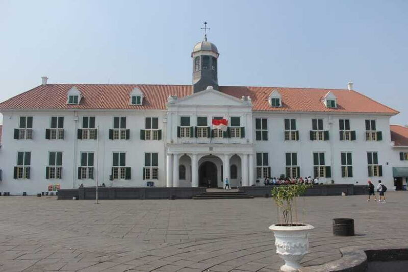 jakarta-make-your-customized-day-tours-with-car-driver