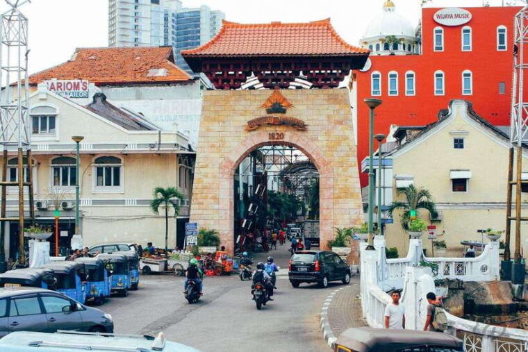jakarta-make-your-customized-day-tours-with-car-driver