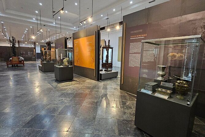 Jakarta: Miniature Park, National Museum & Traditional House Tour - FAQ