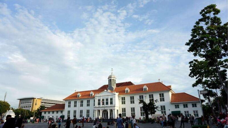 jakarta-national-monument-mosque-and-old-town-tour