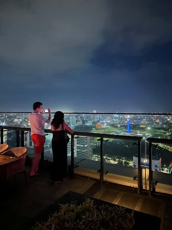 Jakarta: Night Walking Tour with Snacks and Dinner - The Experience in Detail: What to Expect