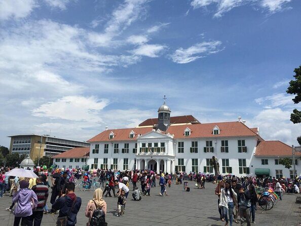 Jakarta Private Custom Walking Tour with A Guide - Exploring Jakarta with a Private Custom Walking Tour: An Honest Review