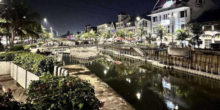 jakarta-private-guided-sightseeing-street-food-night-tour