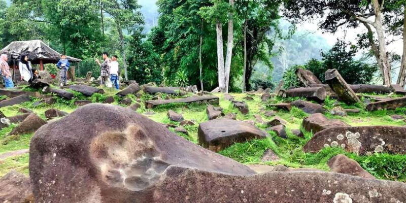 jakarta-private-tour-gunung-padang-site