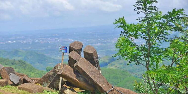 jakarta-private-tour-gunung-padang-site