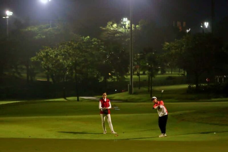 Jakarta: Senayan Night Golf with City Views and Transfer - Jakarta: Senayan Night Golf with City Views and Transfer