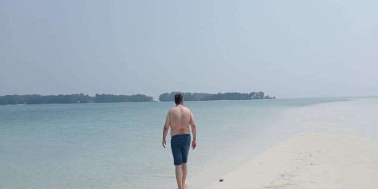 jakarta-thousand-island-tour-with-canoeing-and-snorkeling