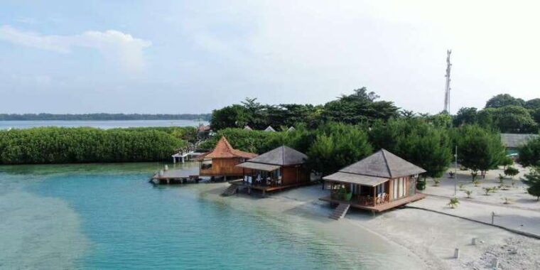 jakarta-thousand-island-tour-with-canoeing-and-snorkeling