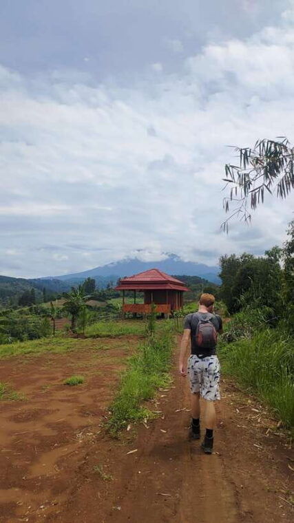 jakarta-to-bogor-luhur-waterfall-and-lake-lido-day-trip