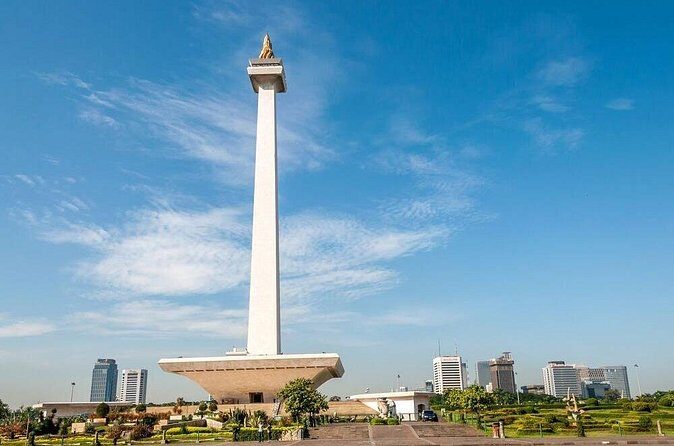 Jakarta Tour With Guide include Lunch - Who Should Book This Tour?