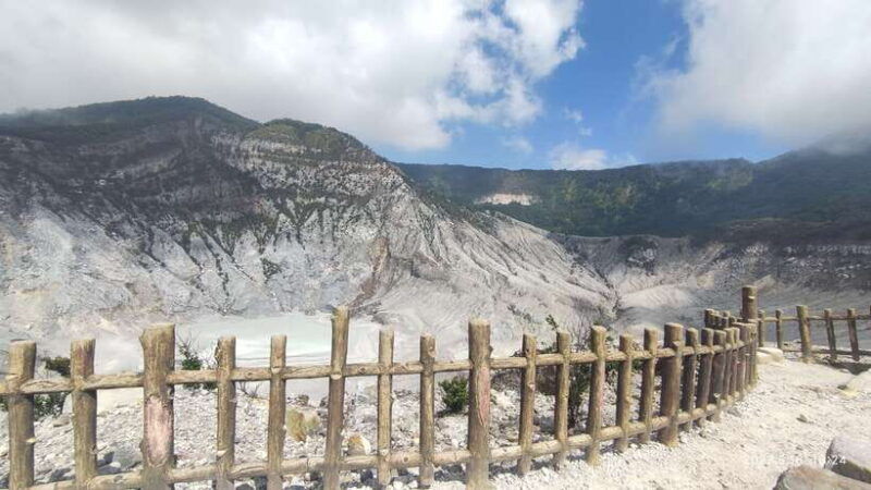 jakarta-volcano-hot-spring-tea-rice-fields-coffee-tour