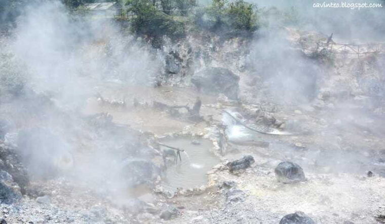 jakarta-volcano-suspension-bridge-and-hot-spring-tour