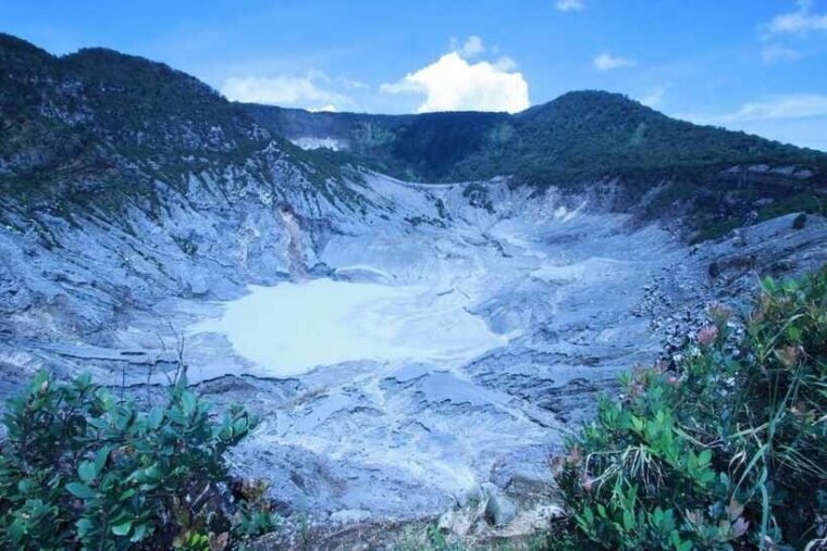 jakarta-volcano-tour-maribaya-waterfall-best-coffee
